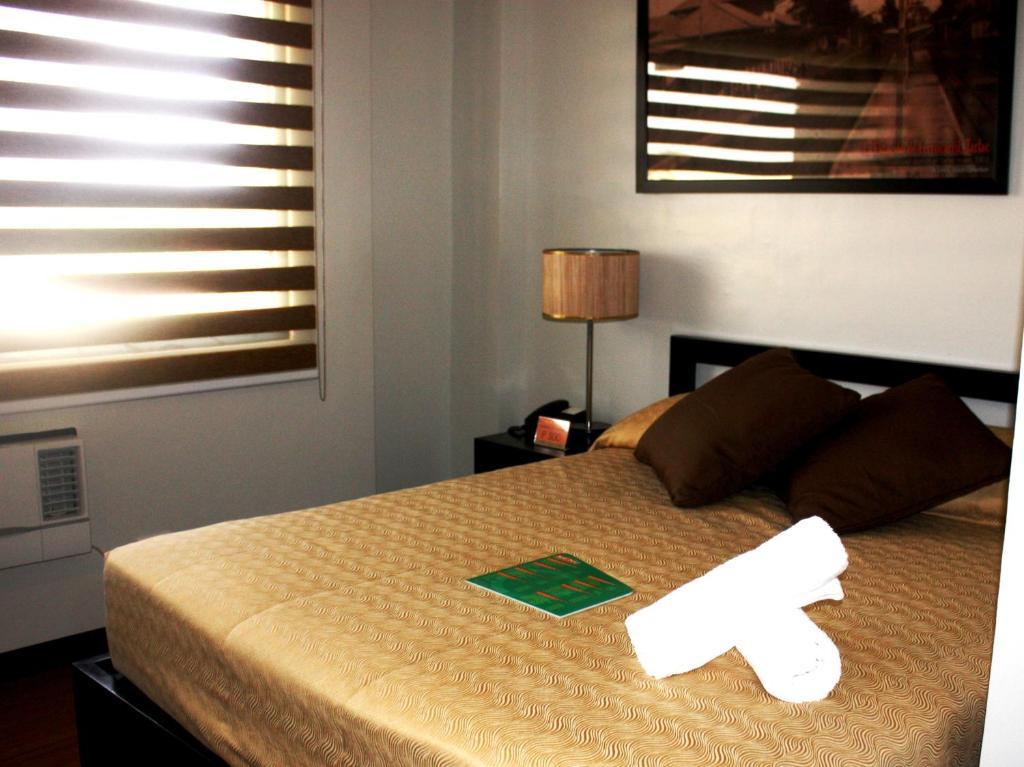 L Square Hotel Tarlac City Habitación foto
